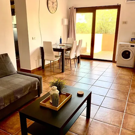 Apartament Pool & Parking Apartment